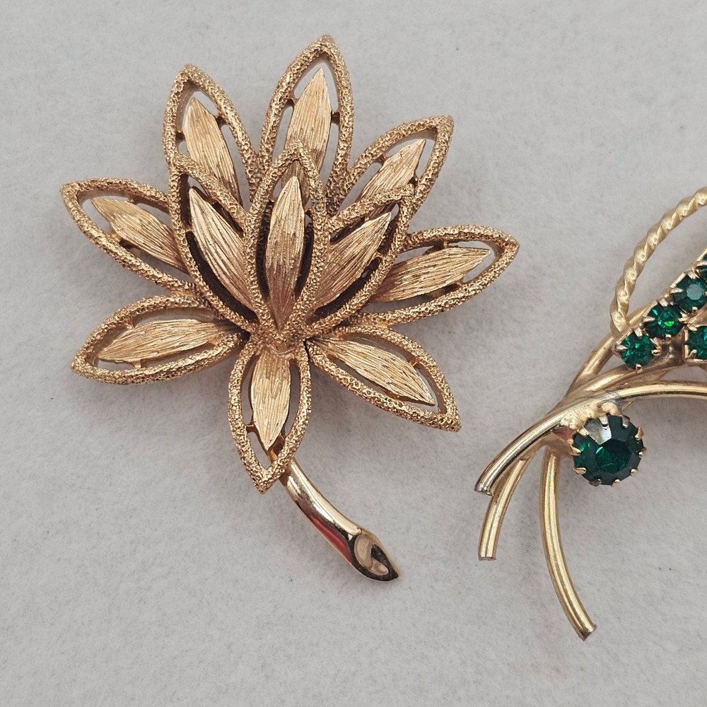 Vintage Rhinestone Brooch Lot of 2 Gold Tone Leaf Green Floral Spray Pins - Picture 11 of 12